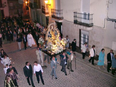 La Virgen de la Cabeza se pasea por la calles del Porcuna