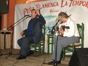 El mairenero José León Romero ganó la final del XV Concurso Flamenco La Temporera de Porcuna