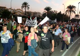 Multitudinaria manifestación Antivertedero ayer en Córdoba